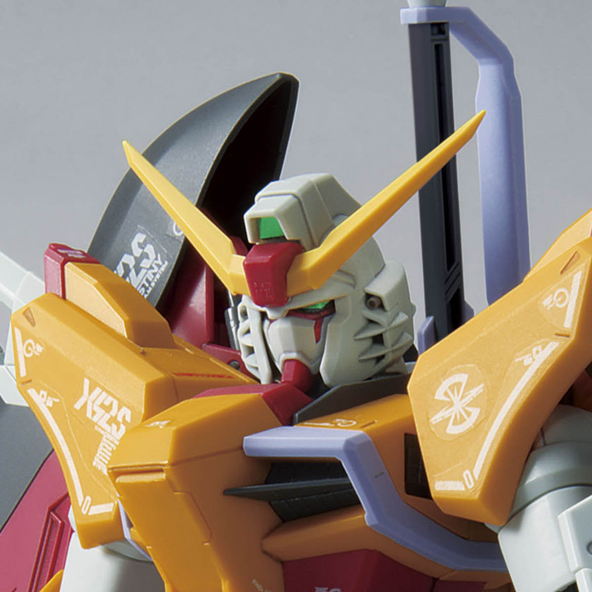 MG 1/100 ガンダムベース限定 デスティニーガンダム (ハイネ専用機)